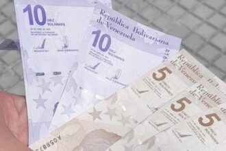 El bolívar se devaluó 3% frente al dólar los últimos 30 días