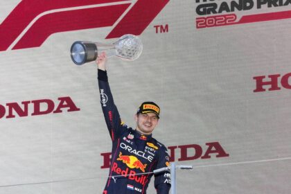 Max Verstappen se convirtió en bicampeón mundial de la F1 en polémico GP de Japón