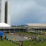 EN VIDEO | Seguidores de Bolsonaro tomán sede del congreso brasileño para exigir salida de Lula da Silva