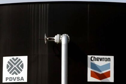 Ausencia de Chevron en el país podría devolver al mercado petrolero nacional a "las sombras", según expertos