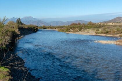 CHILE: Joven venezolano estaba con sus amigos en una laguna, entró a bañarse y murió ahogado