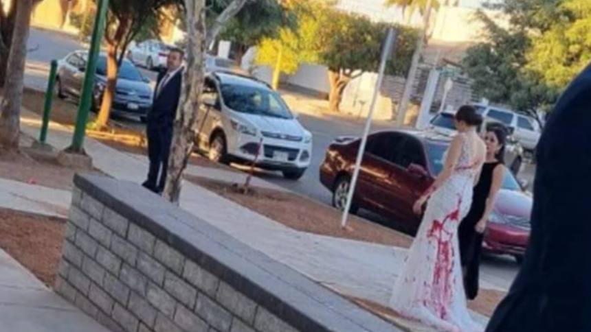 Una novia fue atacada con pintura roja en plena boda en Ciudad Obregón, en México. Lo que más ha impactado a los usuarios de las redes sociales es que los culpables serían la suegra y cuñados de la infortunada.  