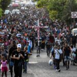 En las últimas horas, partió desde México el «Viacrucis migrante», nueva caravana con más de 2.000 personas rumbo a los Estados Unidos.