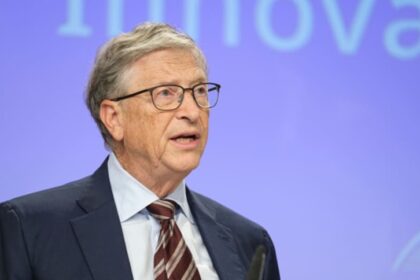 ¿A qué edad deberían tener celular los jóvenes? Lo que dice el magnate tecnológico Bill Gates