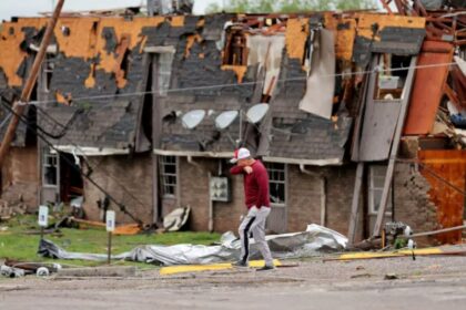 Al menos cuatro personas muertas y más de 100 heridos se registraron en Oklahoma tras potentes tornados en el transcurso del pasado