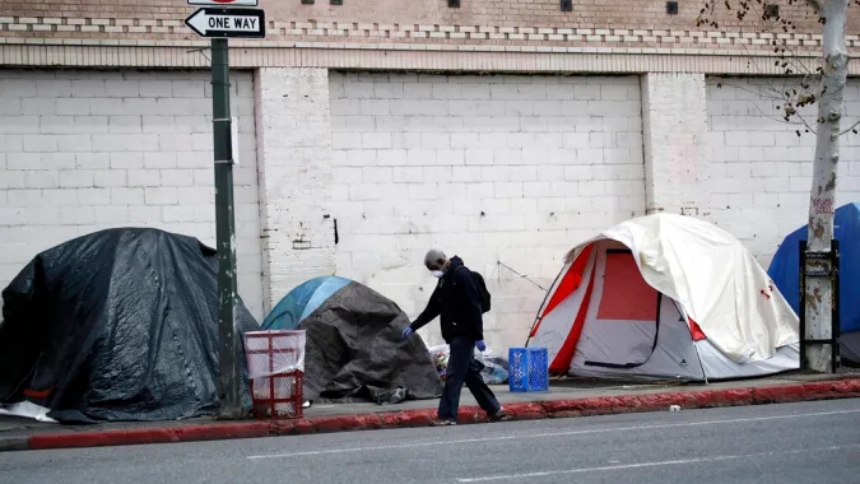 La Corte Suprema de los Estados Unidos dictaminó poder multar a las personas sin hogar que duerman en la calle de una ciudad en Oregon. 