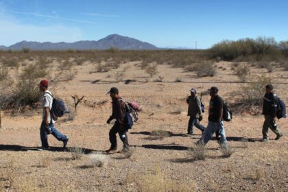 migrantes en desierto México CD